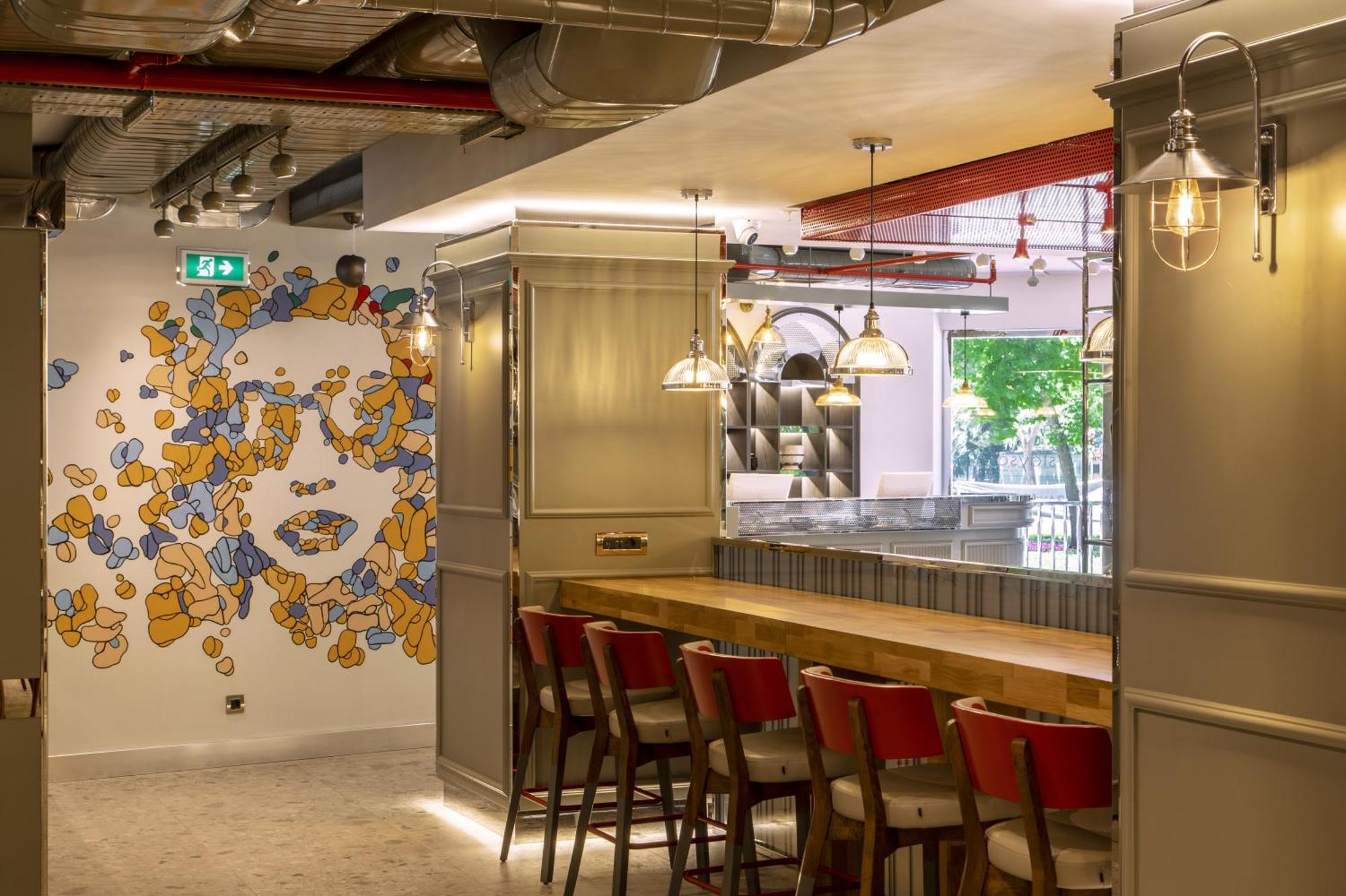 Stayso The House Hotel Istanbul Exterior foto The interior of a Starbucks Reserve store in London