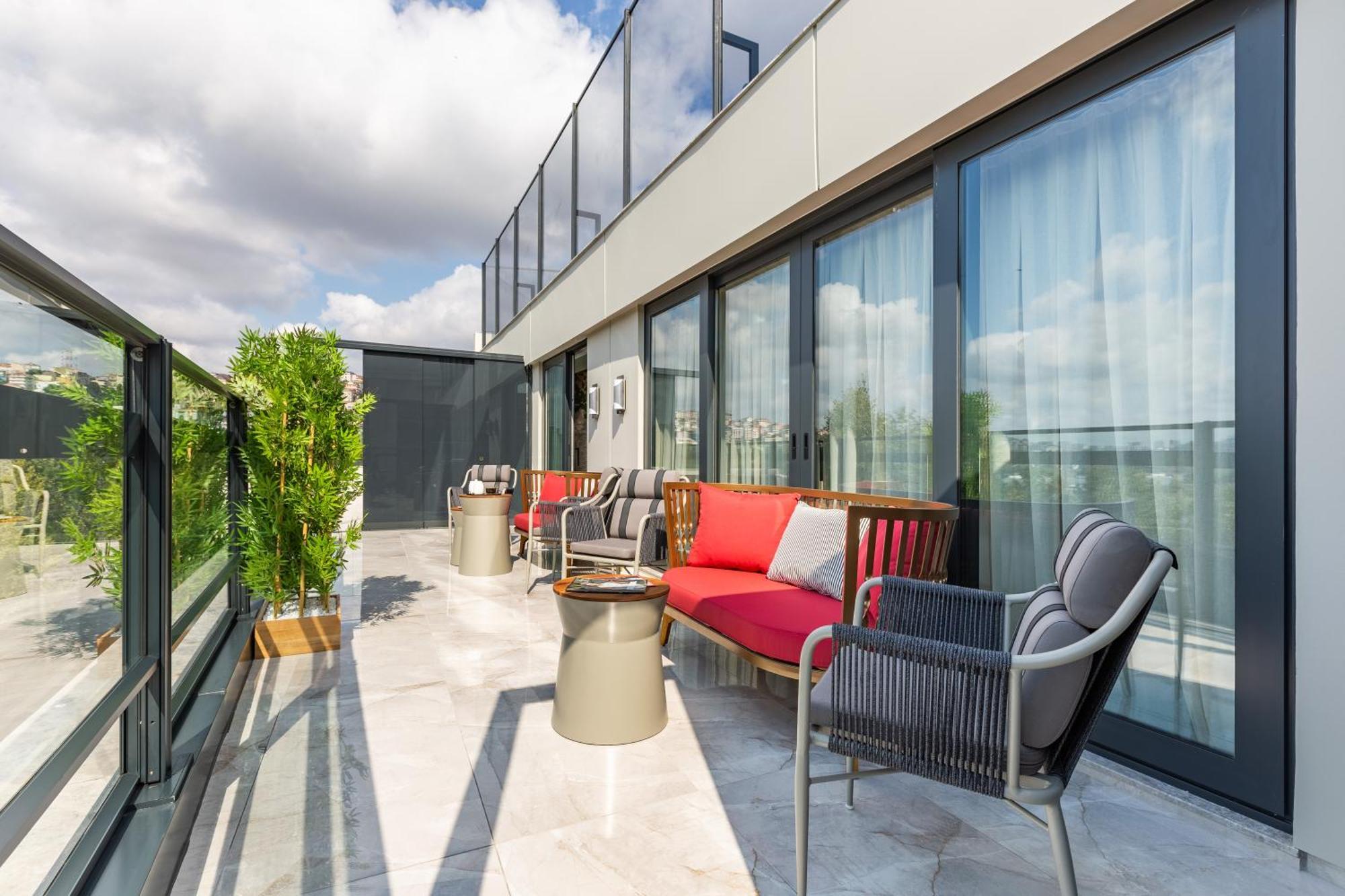 Stayso The House Hotel Istanbul Zimmer foto The Terrace at The Ivy Collection