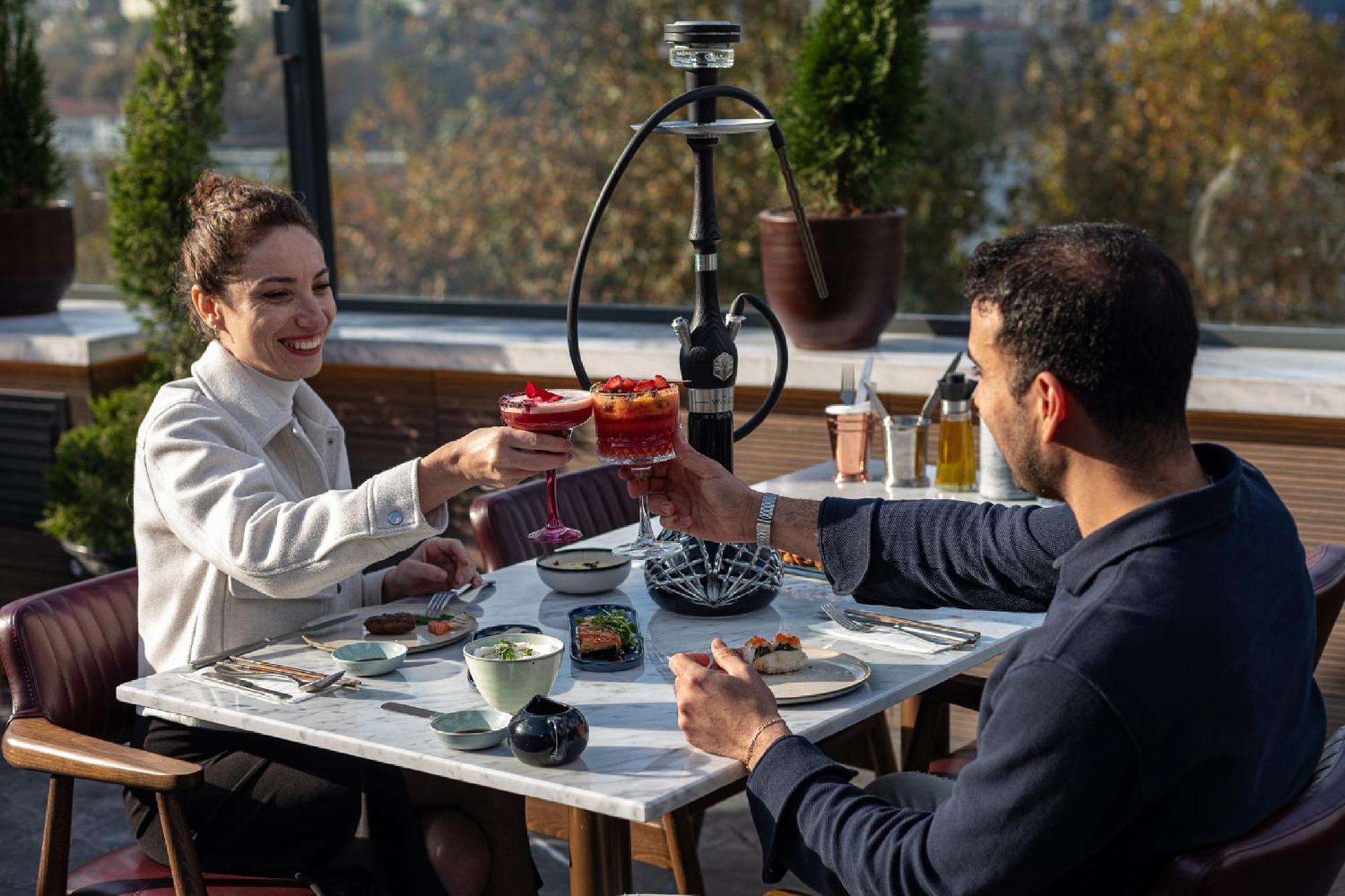 Stayso The House Hotel Istanbul Exterior foto Hookah in a restaurant