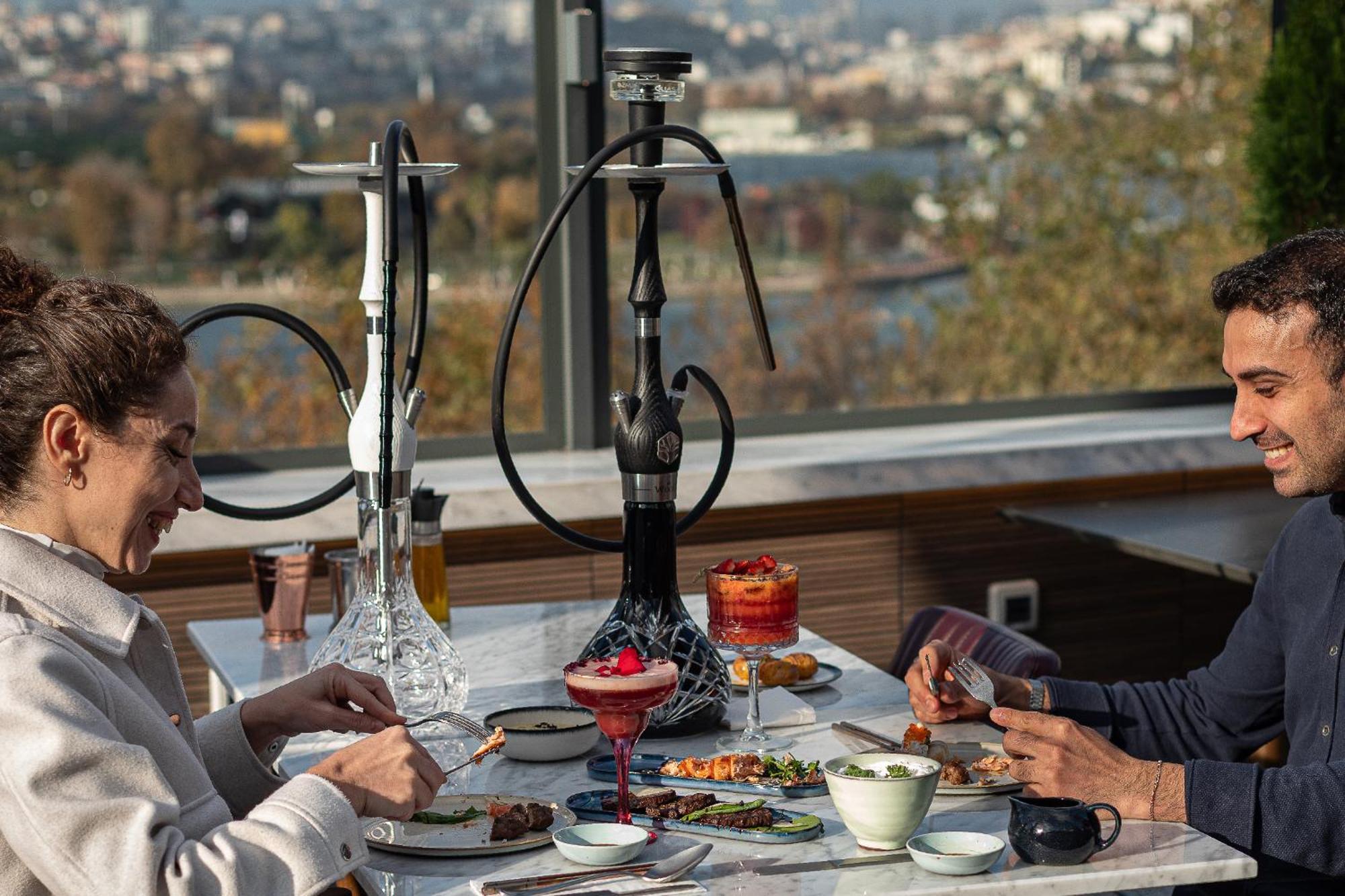 Stayso The House Hotel Istanbul Exterior foto Hookah in a restaurant
